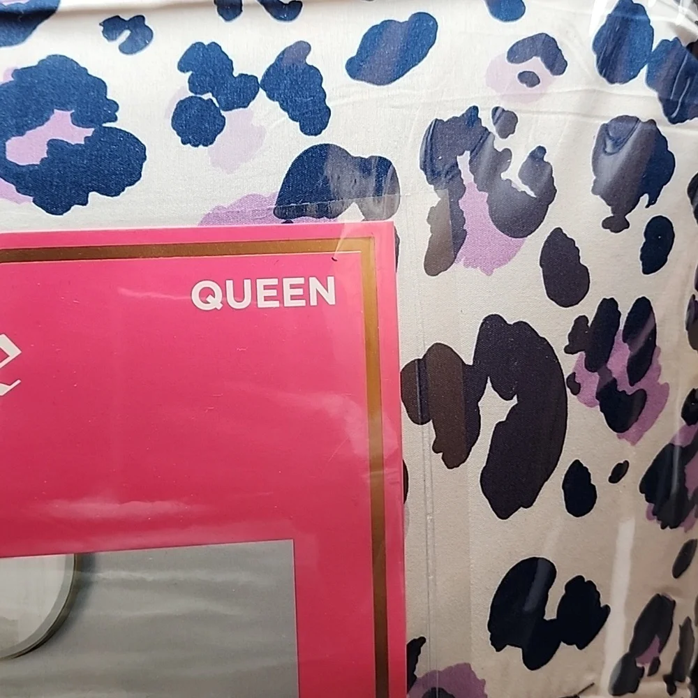 Juicy Couture 8 Piece Queen Comforter Bed Set Leopard Print White & Blue - New